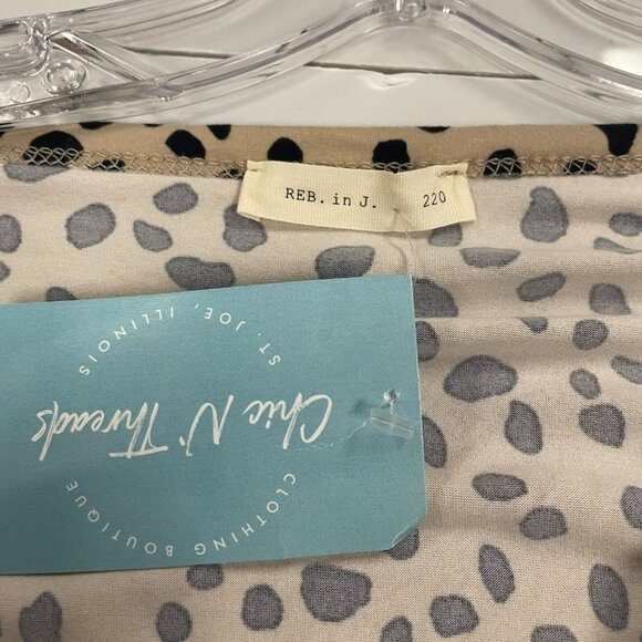 REB. in J. Womens Button Up Top Tie Hem Tan/Black Spotted Size XL New - Picture 8 of 9